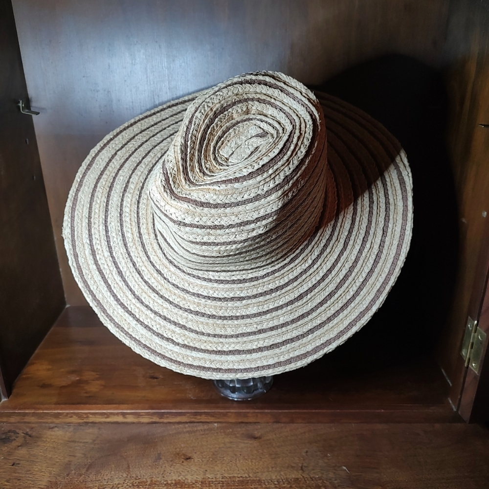 Women’s Universal Thread 2  Tone STRAW HAT One Size